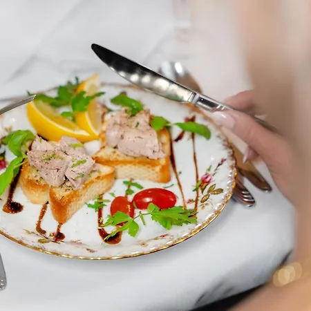 & Restauracja Admiral Bed and breakfast 2*