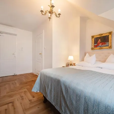 & Restauracja Admiral 2* 亚斯塔尔尼亚