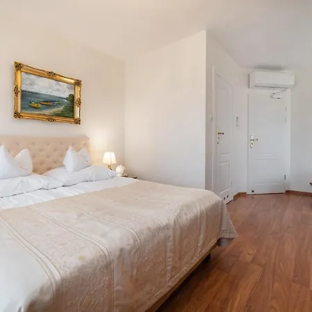 Bed and breakfast & Restauracja Admiral Jastarnia