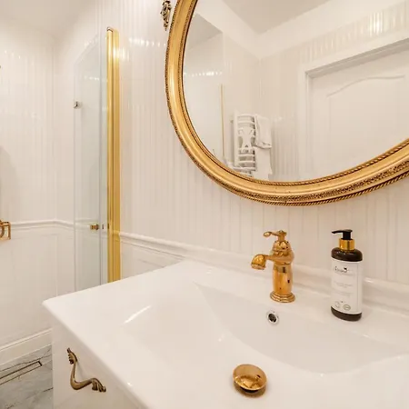 & Restauracja Admiral Bed and breakfast