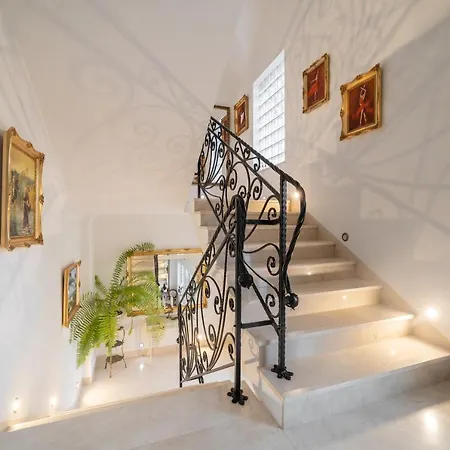 & Restauracja Admiral فندق مبيت وإفطار ياستارنيا