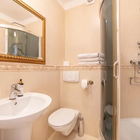 & Restauracja Admiral 2* Jastarnia