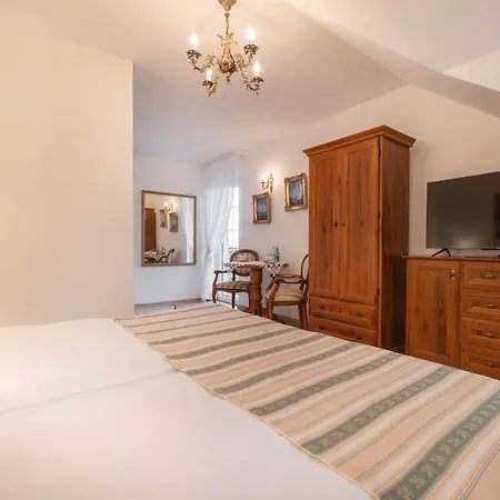 Bed & Breakfast & Restauracja Admiral