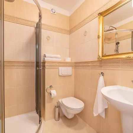 & Restauracja Admiral Bed and breakfast