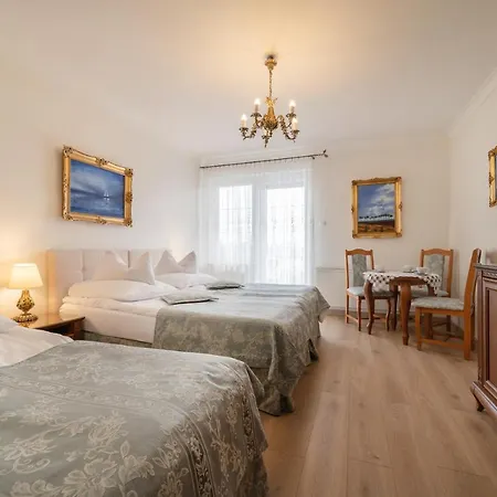 Bed and breakfast & Restauracja Admiral Jastarnia