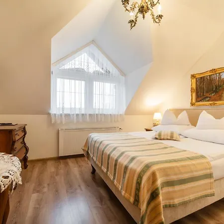 & Restauracja Admiral Bed and breakfast 2*