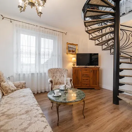 Bed and breakfast & Restauracja Admiral 2*