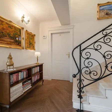 & Restauracja Admiral Bed and breakfast 2*