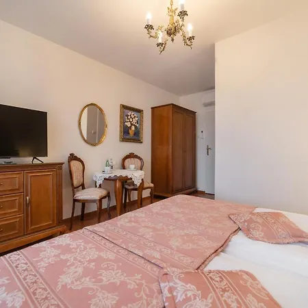 & Restauracja Admiral فندق مبيت وإفطار 2*