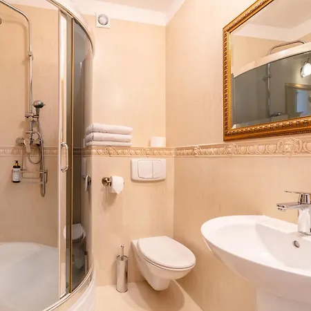 & Restauracja Admiral 2*