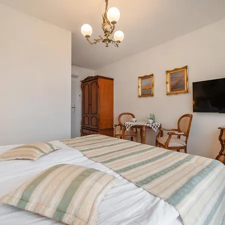 Nocleg ze śniadaniem Pensjonat&restauracja Admirał