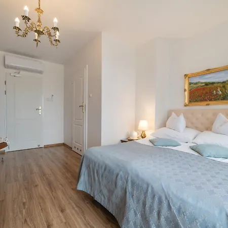 & Restauracja Admiral Bed and breakfast 2*