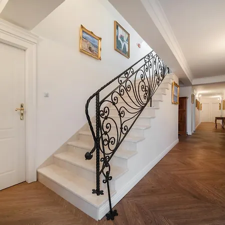 & Restauracja Admiral Bed & Breakfast 2*