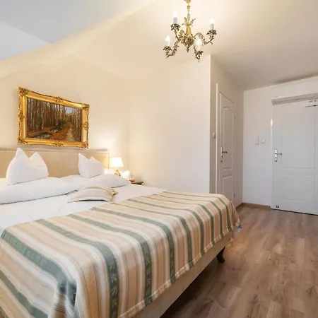 Bed and breakfast & Restauracja Admiral