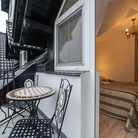 Bed and breakfast & Restauracja Admiral