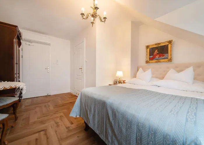 & Restauracja Admiral 2* 亚斯塔尔尼亚