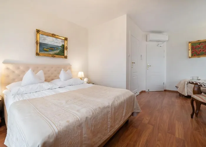 住宿加早餐酒店 & Restauracja Admiral 亚斯塔尔尼亚