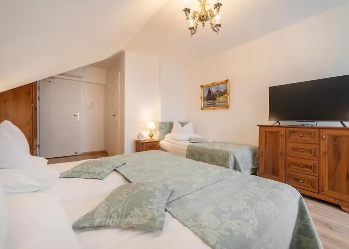 Bed & Breakfast & Restauracja Admiral