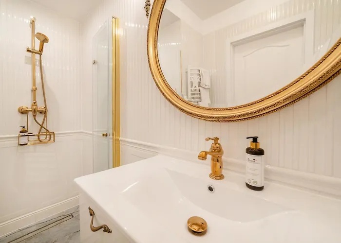 & Restauracja Admiral 住宿加早餐酒店