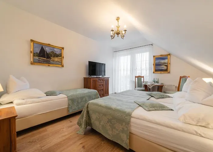 & Restauracja Admiral 2* 亚斯塔尔尼亚