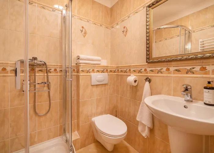 & Restauracja Admiral 亚斯塔尔尼亚