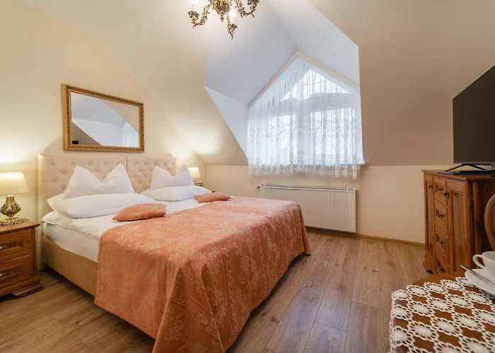 Bed & Breakfast & Restauracja Admiral 2*