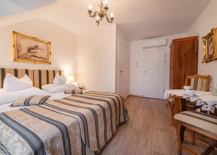 Bed & Breakfast & Restauracja Admiral 2*