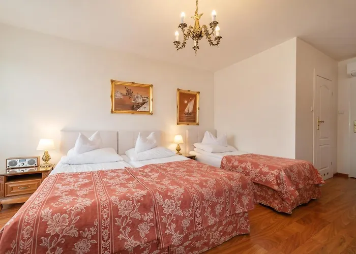 & Restauracja Admiral 2* 亚斯塔尔尼亚