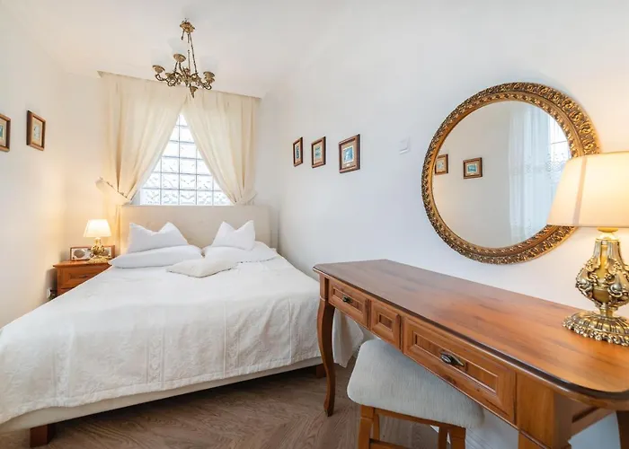 & Restauracja Admiral 2* 亚斯塔尔尼亚