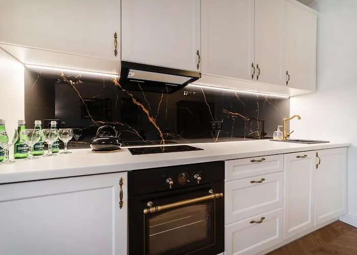 Bed & Breakfast & Restauracja Admiral 2*