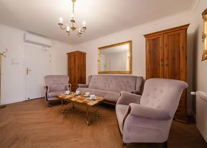 Bed & Breakfast & Restauracja Admiral Jastarnia