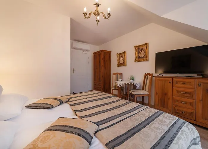 住宿加早餐酒店 & Restauracja Admiral 亚斯塔尔尼亚