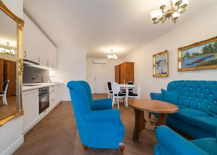 Bed & Breakfast & Restauracja Admiral 2*