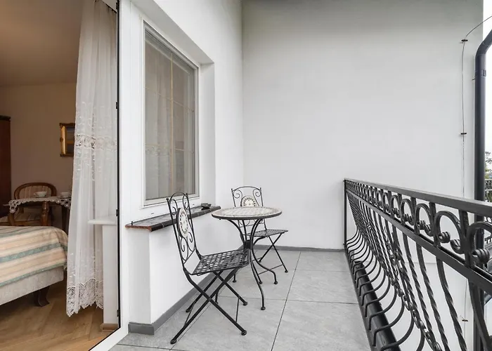 & Restauracja Admiral 亚斯塔尔尼亚